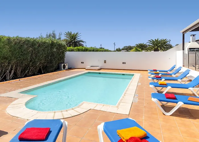 Stephanie فيلة بلايا بلانكا